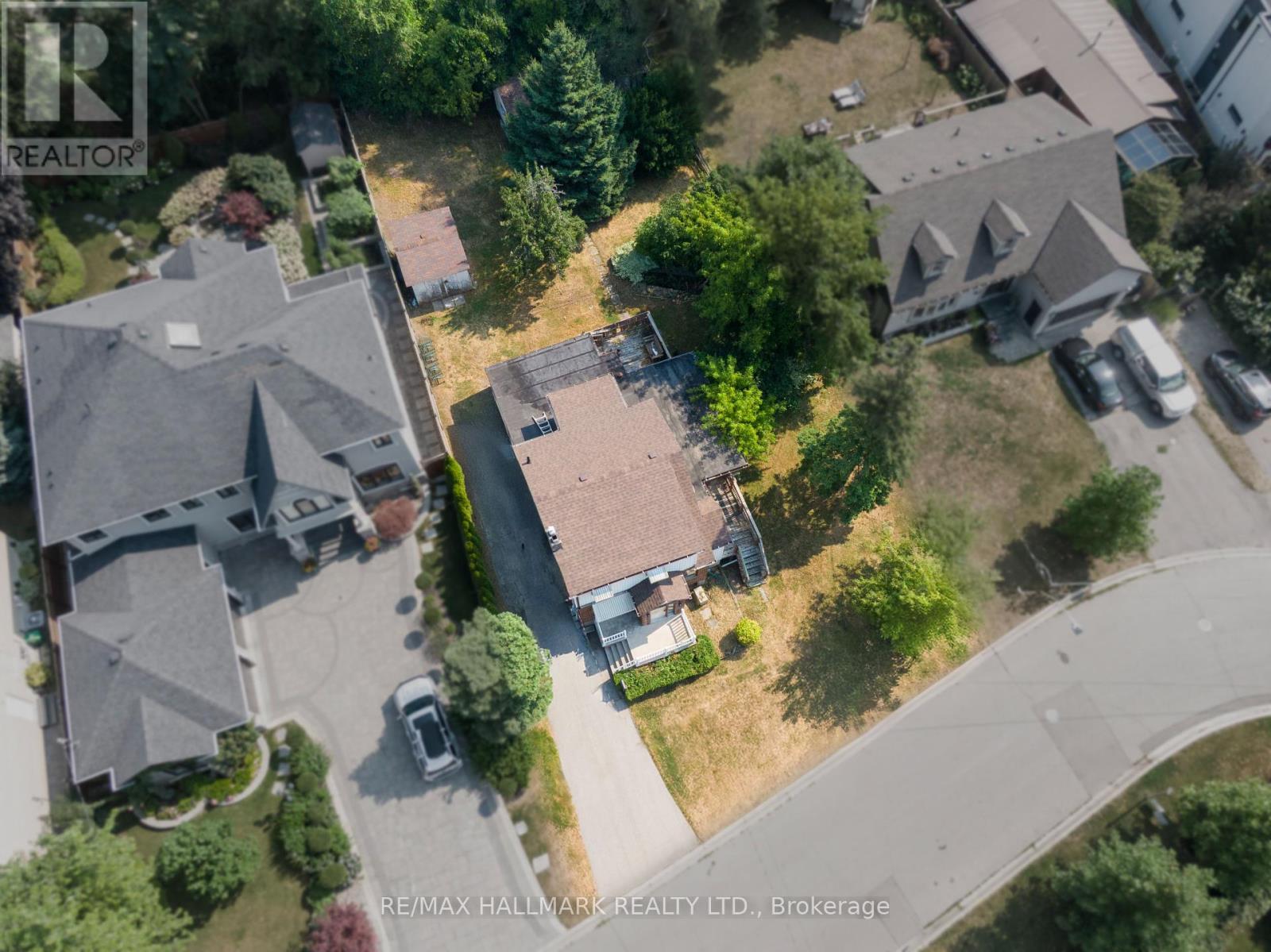 Photo 7 of 724 728 Montbeck Crescent, Mississauga ON