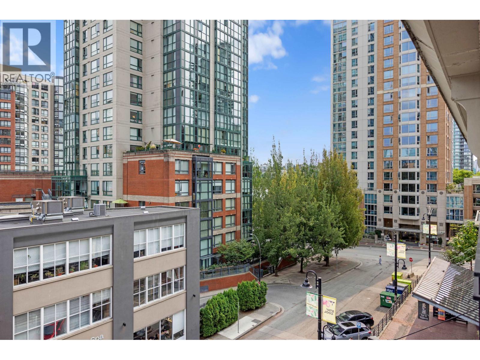 Photo 10 of 408 1275 Hamilton Street, Vancouver BC