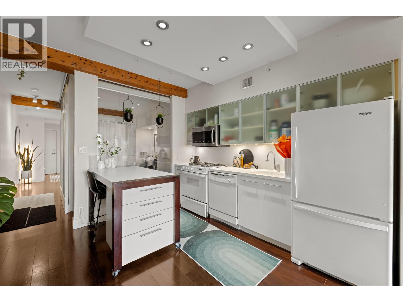 Photo 15 of 408 1275 Hamilton Street, Vancouver BC