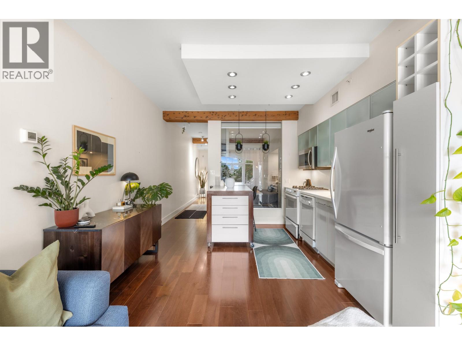 Photo 6 of 408 1275 Hamilton Street, Vancouver BC