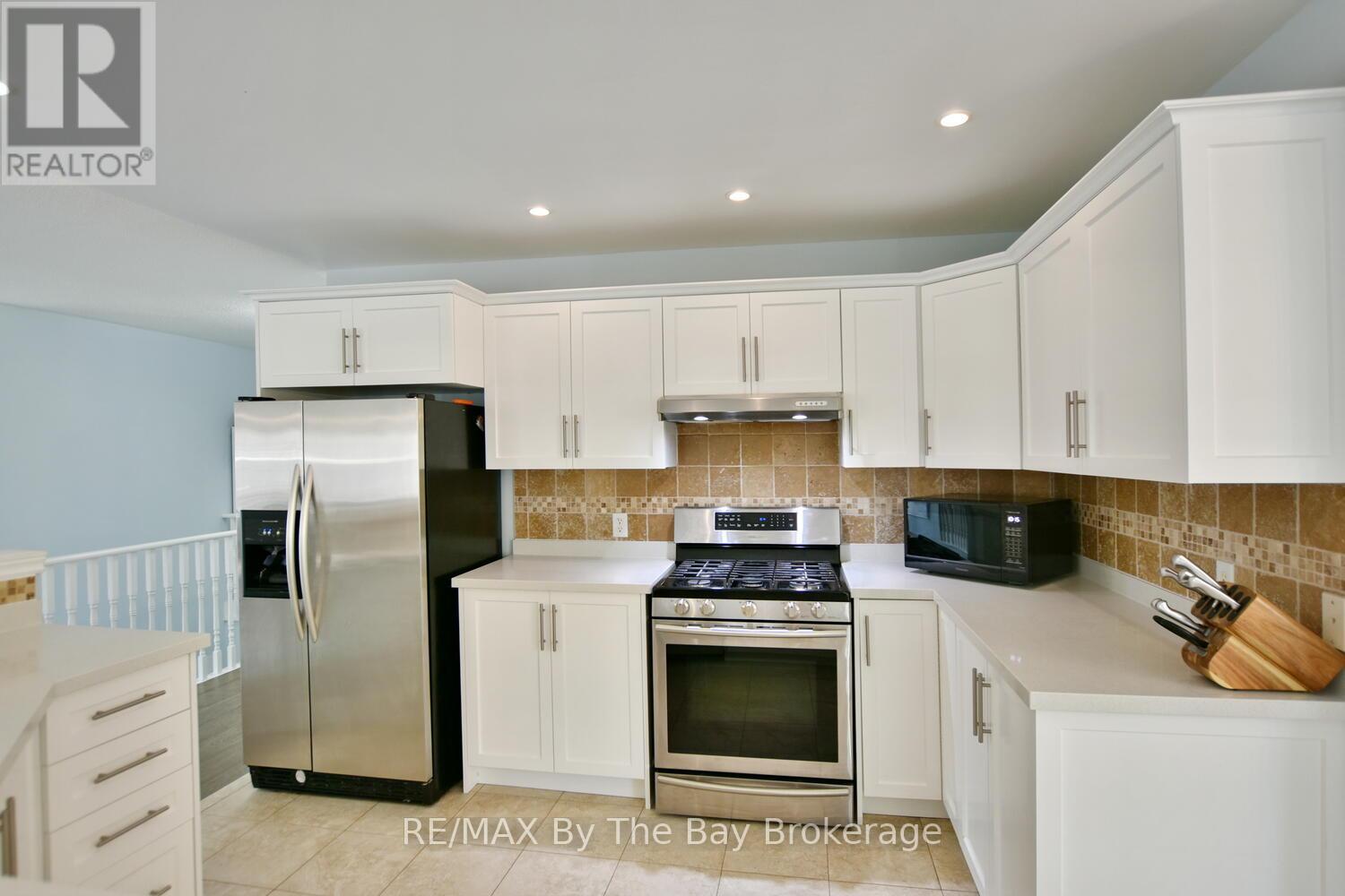 Photo 10 of 424 Ramblewood Drive, Wasaga Beach ON