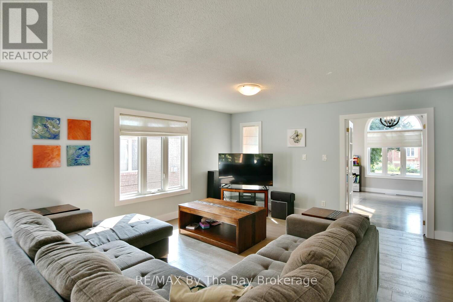 Photo 17 of 424 Ramblewood Drive, Wasaga Beach ON