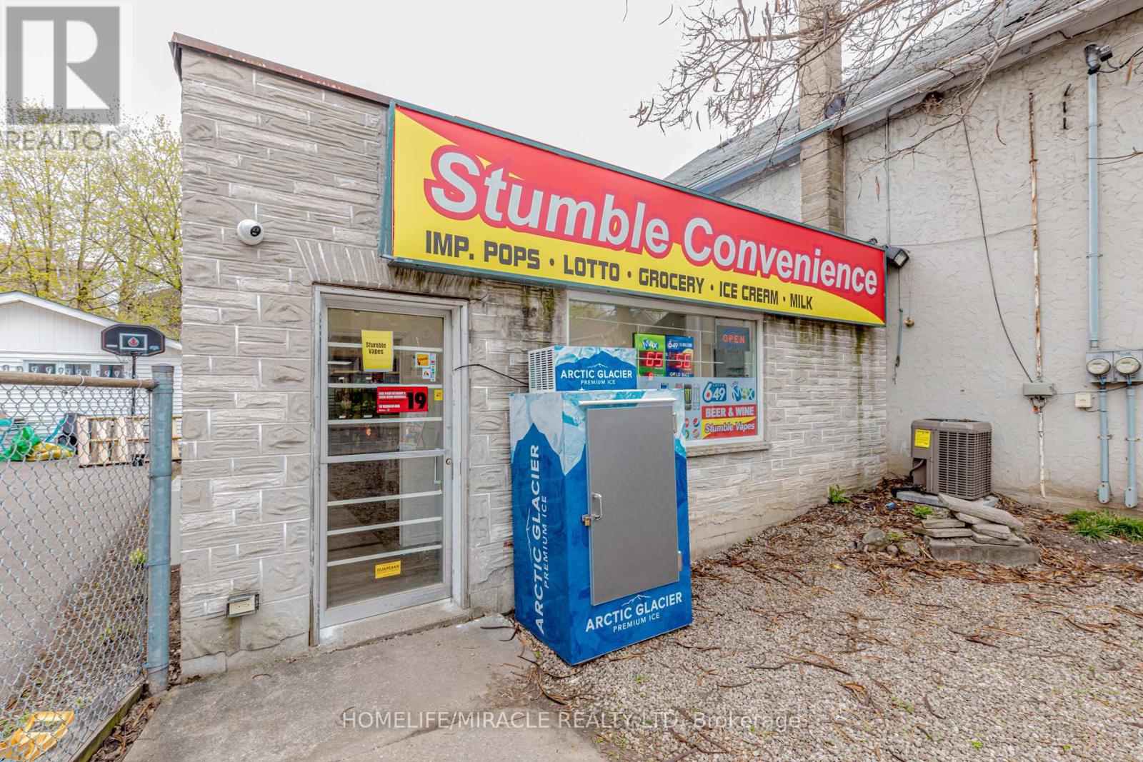 Photo 12 of 136 Cooper Street, Cambridge ON