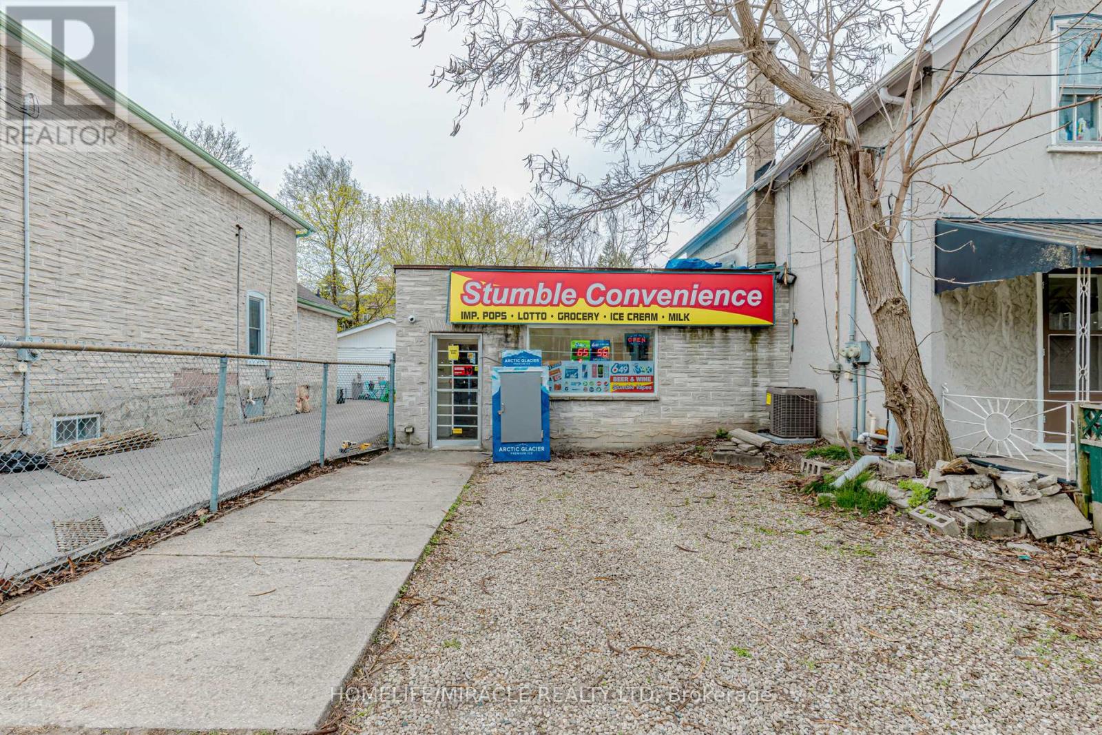 Photo 24 of 136 Cooper Street, Cambridge ON