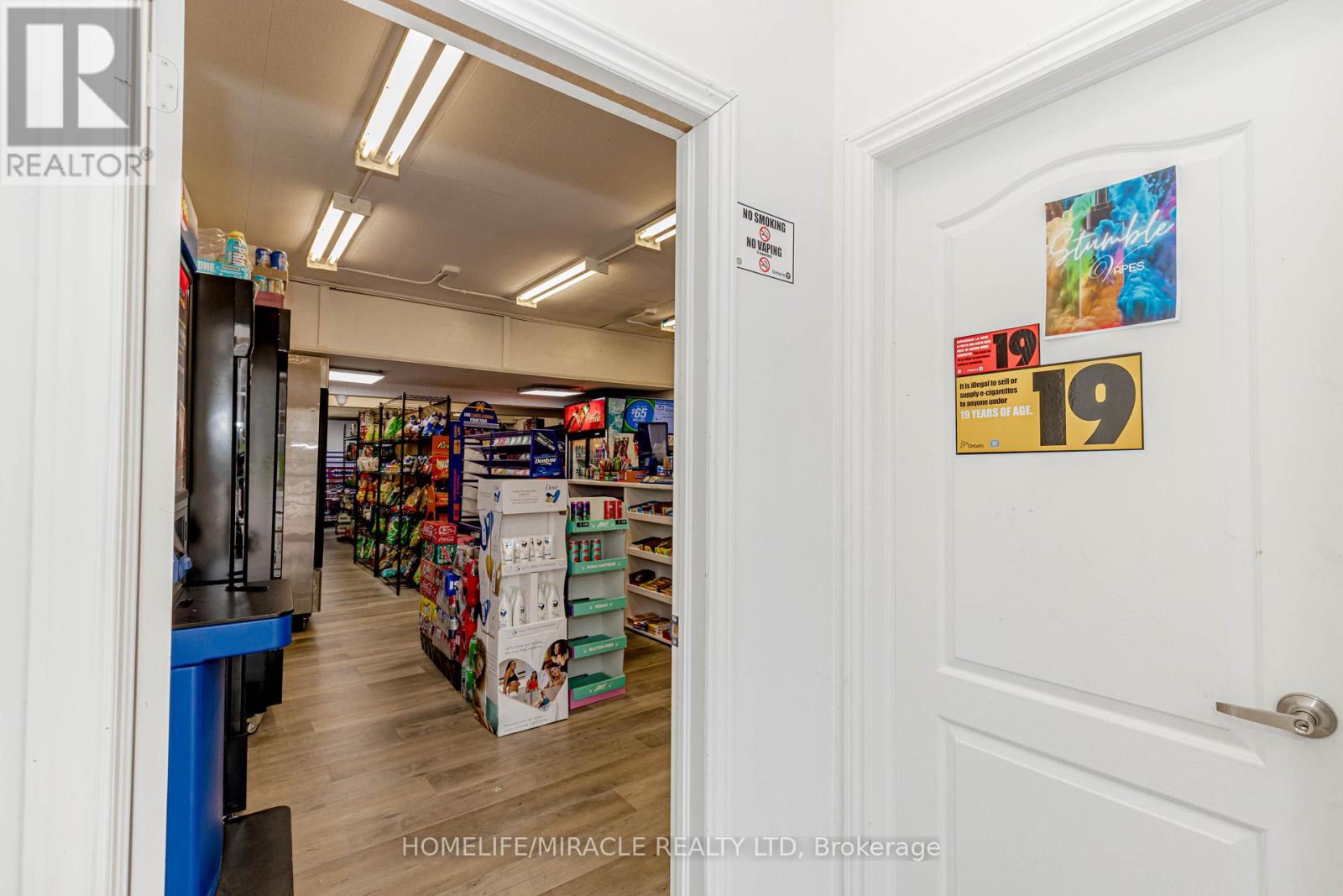Photo 5 of 136 Cooper Street, Cambridge ON