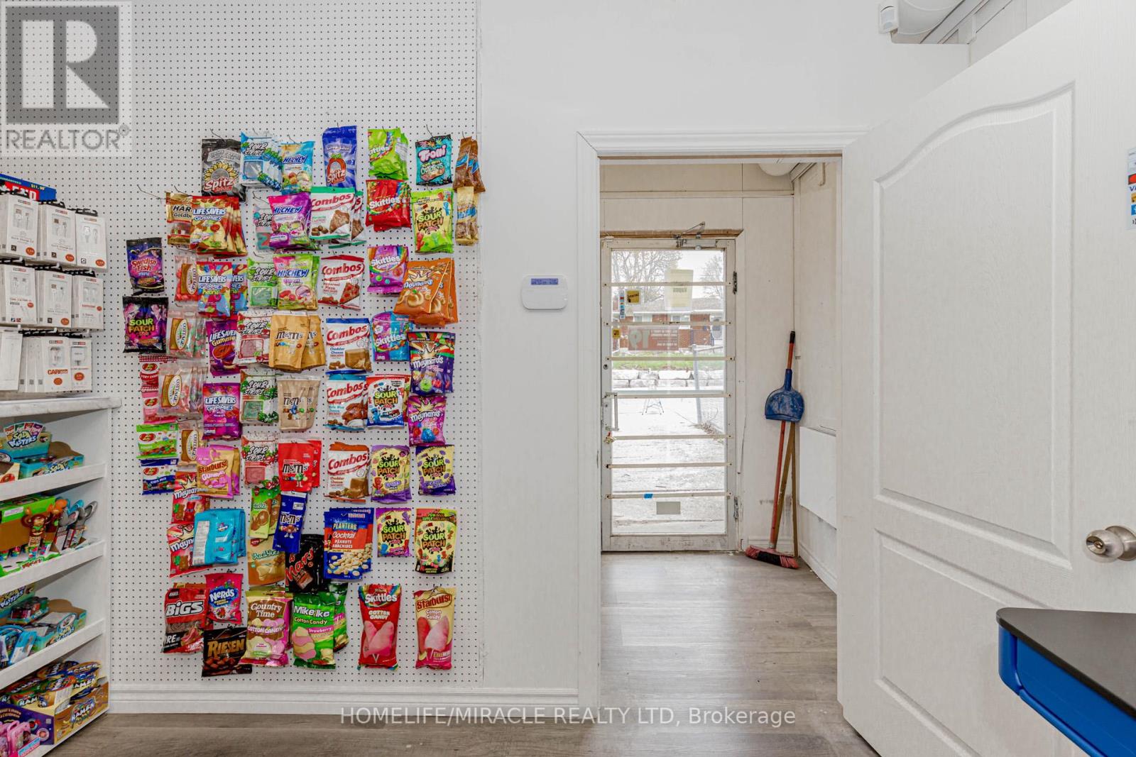Photo 28 of 136 Cooper Street, Cambridge ON