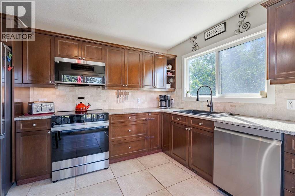 Single Family House Bungalow for Sale in   Street NE Thorncliffe Calgary 