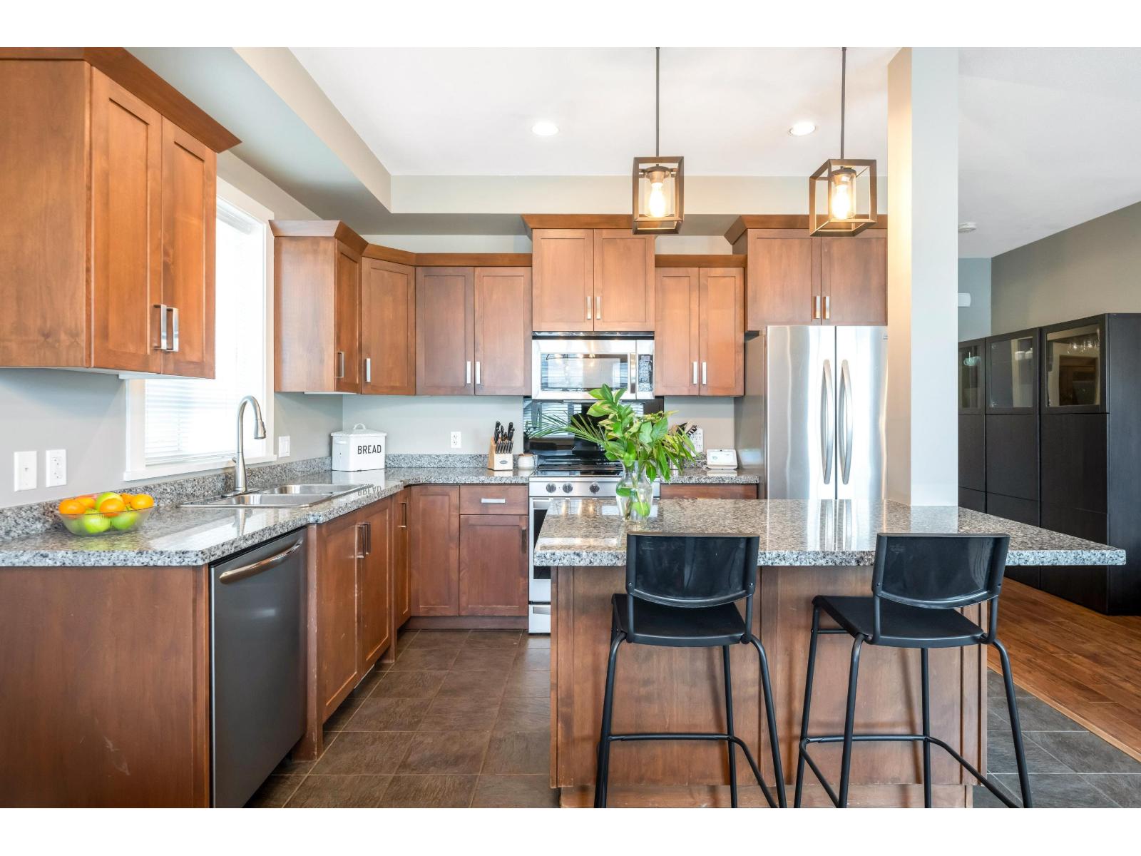 Photo 6 of 21113 79 A Avenue, Langley BC