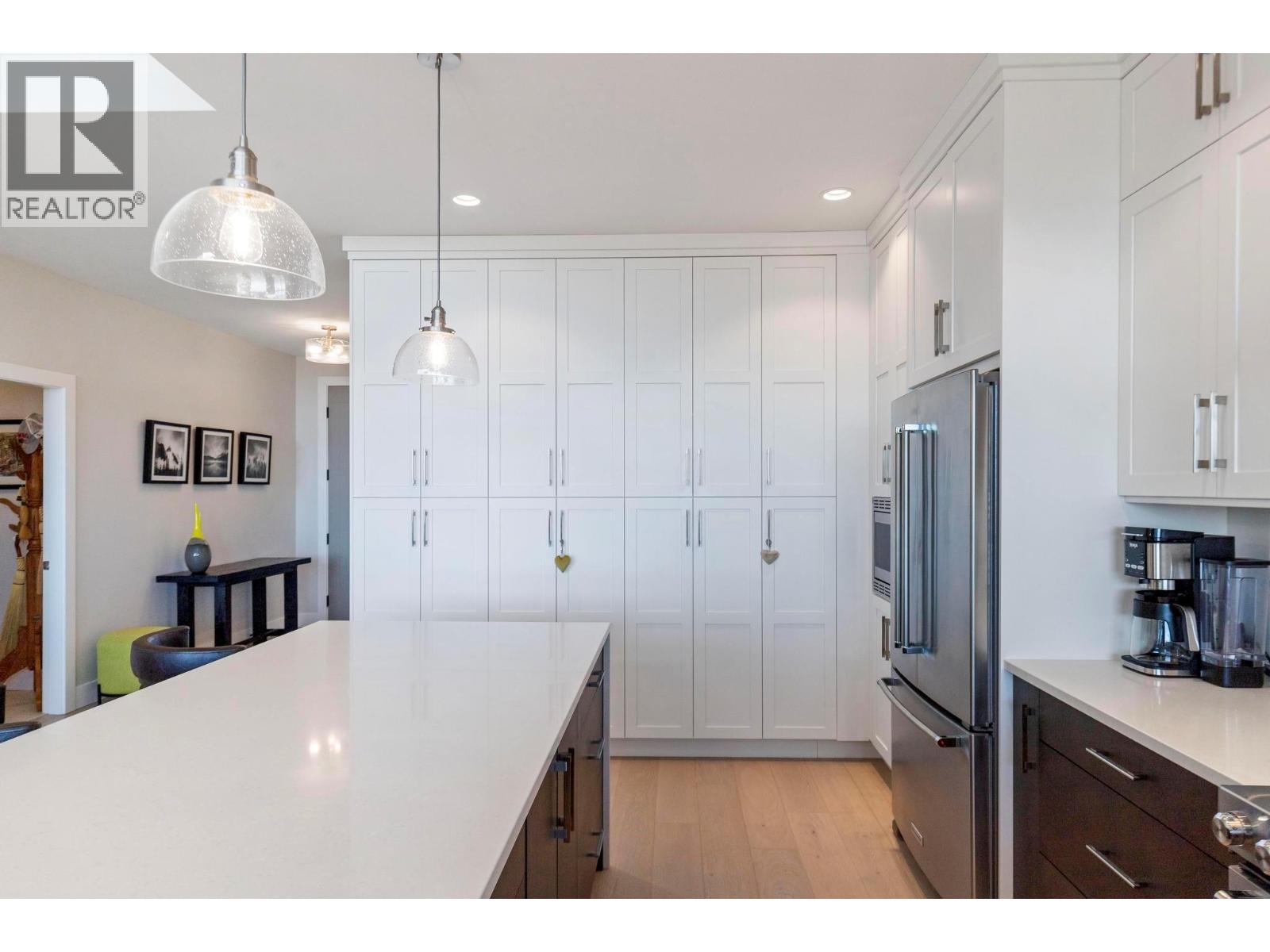 484 Sparrow Hawk Court, Kelowna