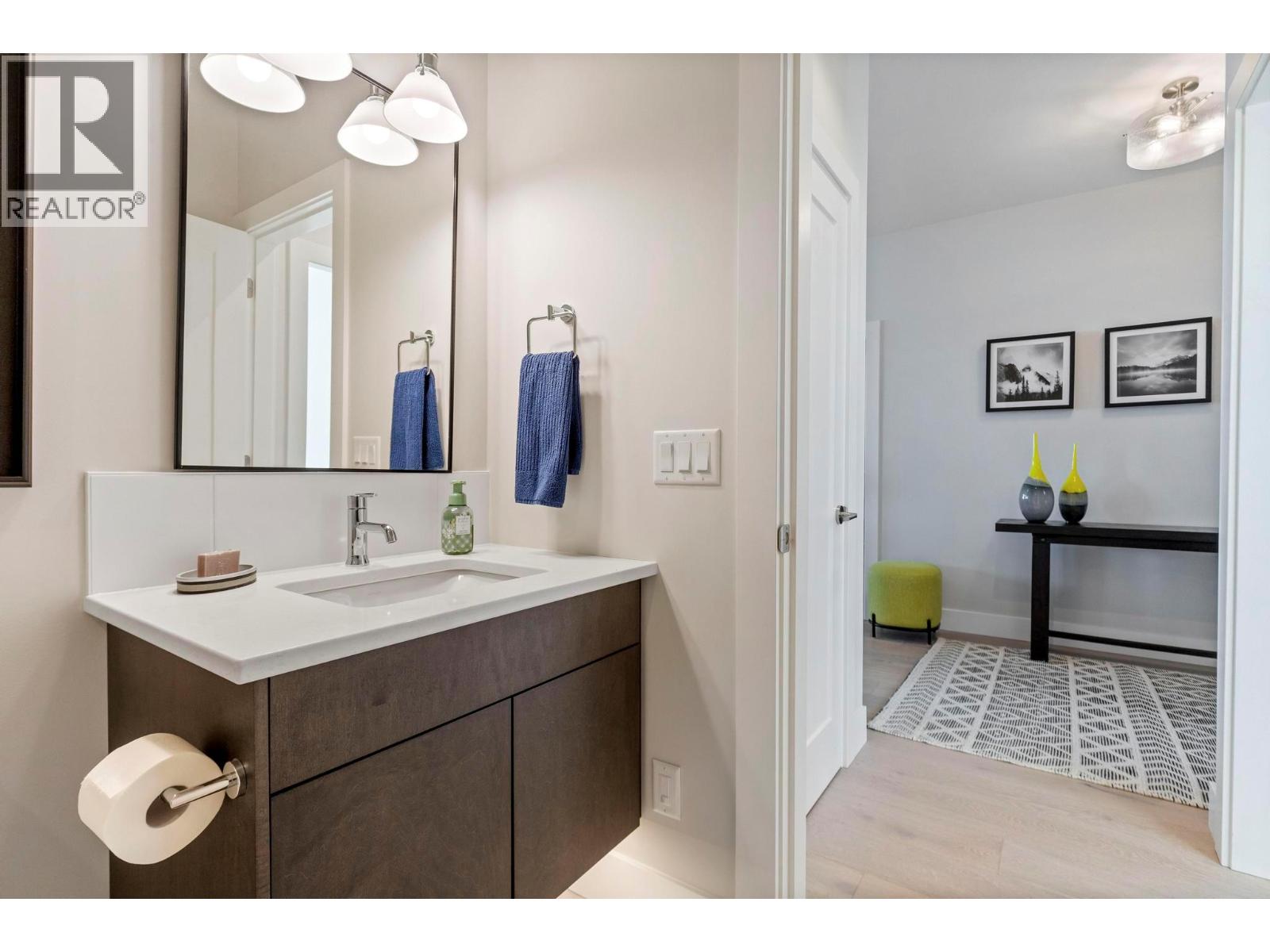 484 Sparrow Hawk Court, Kelowna