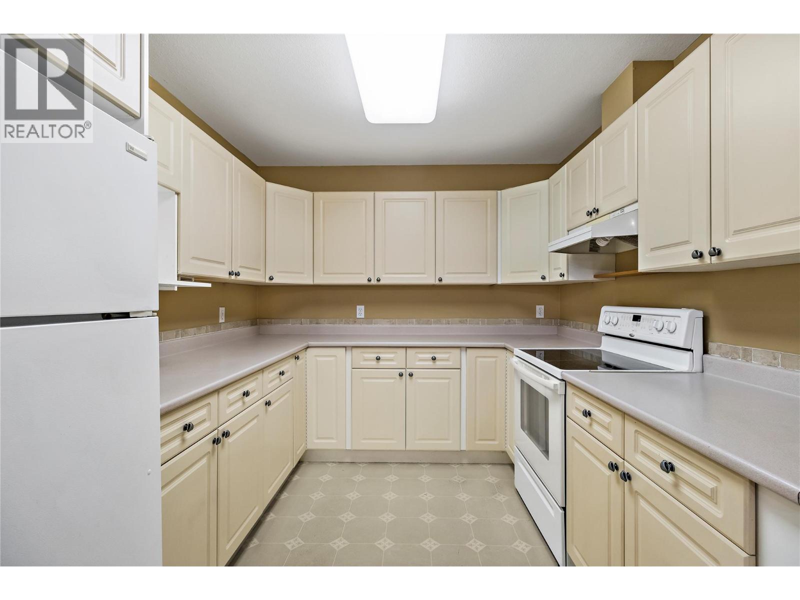 Photo 5 of 780 10 Street Sw Unit 16, Salmon Arm BC