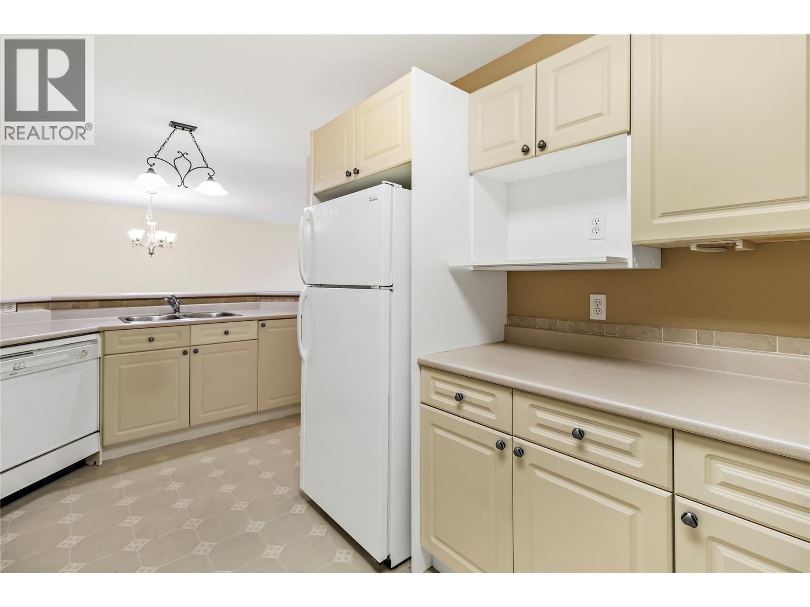 Photo 3 of 780 10 Street Sw Unit 16, Salmon Arm BC