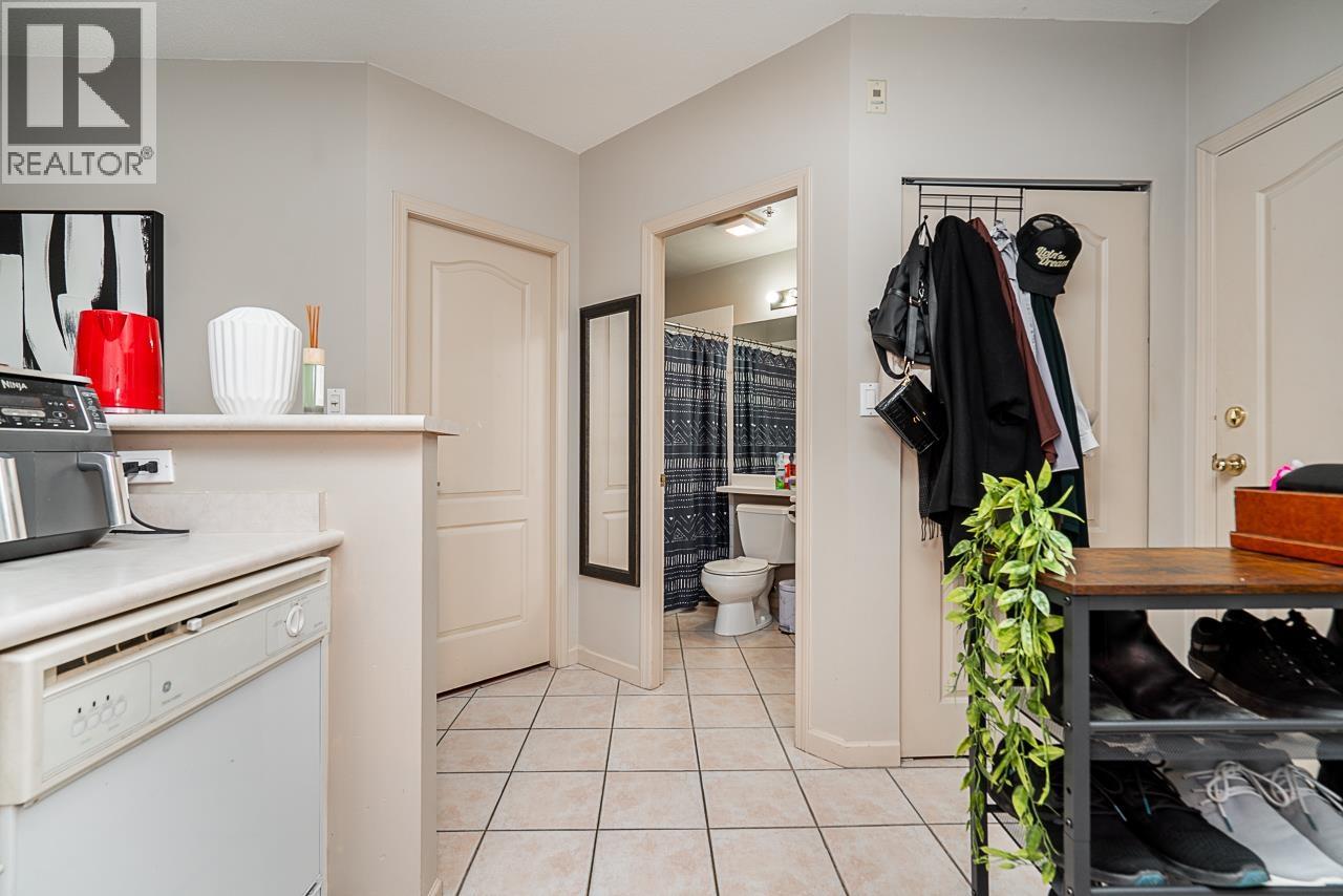 Photo 4 of 803 1177 Hornby Street, Vancouver BC