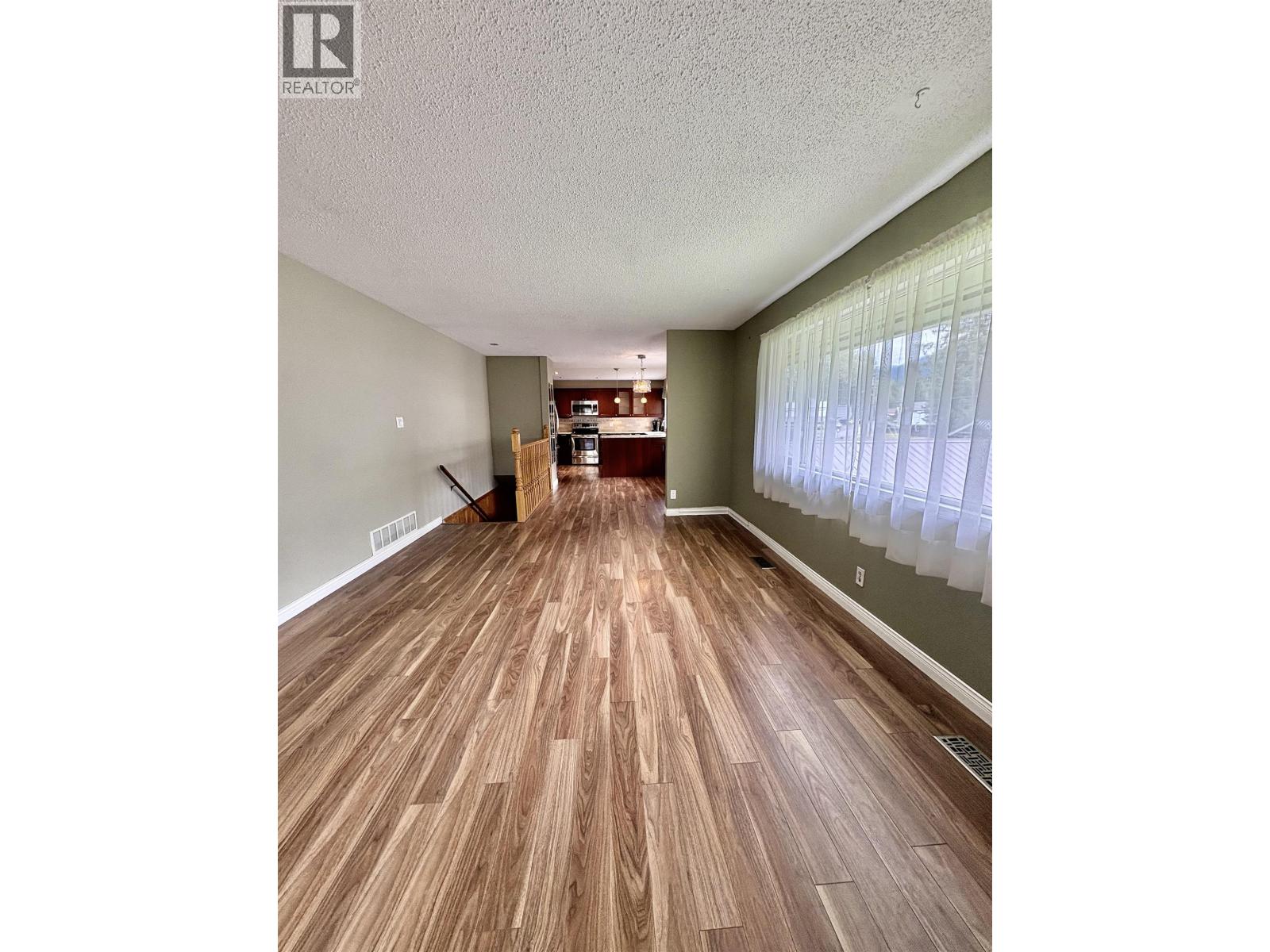 1407 RAVEN Street, Stewart