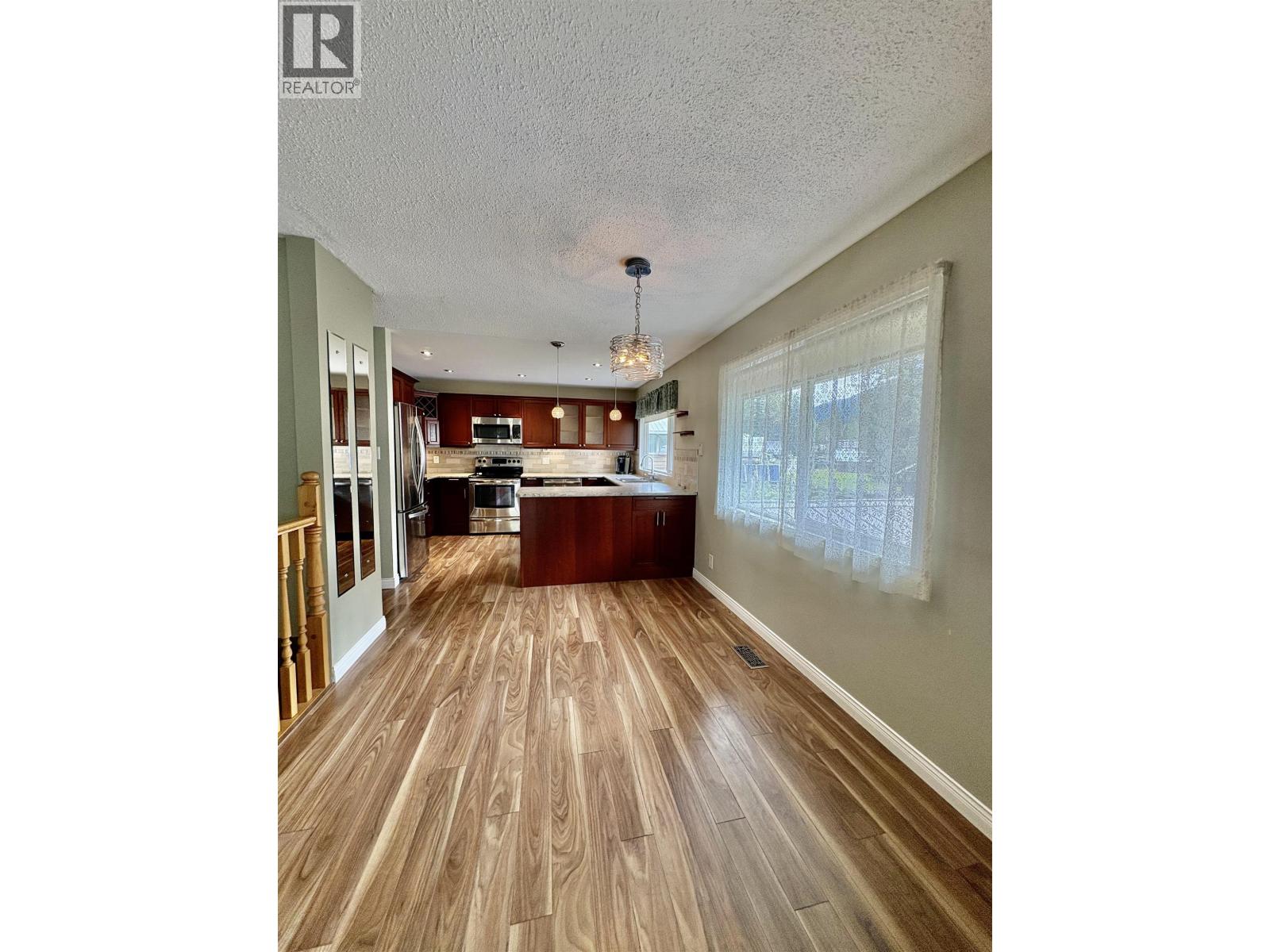 1407 RAVEN Street, Stewart