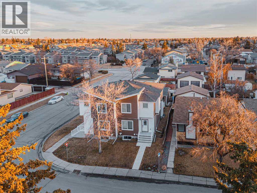 Single Family House for Sale in  Templemont Way NE Temple Calgary 