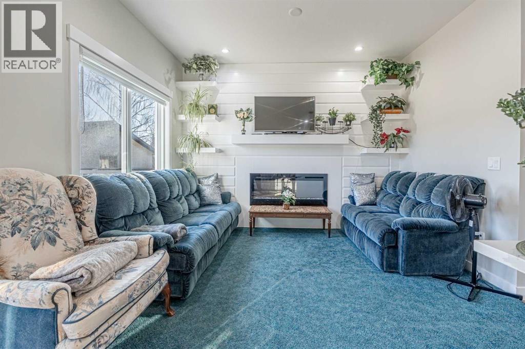 Single Family House for Sale in  Templemont Way NE Temple Calgary 
