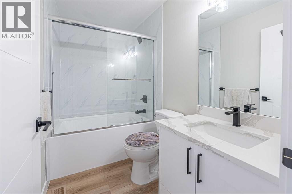 Single Family House for Sale in  Templemont Way NE Temple Calgary 