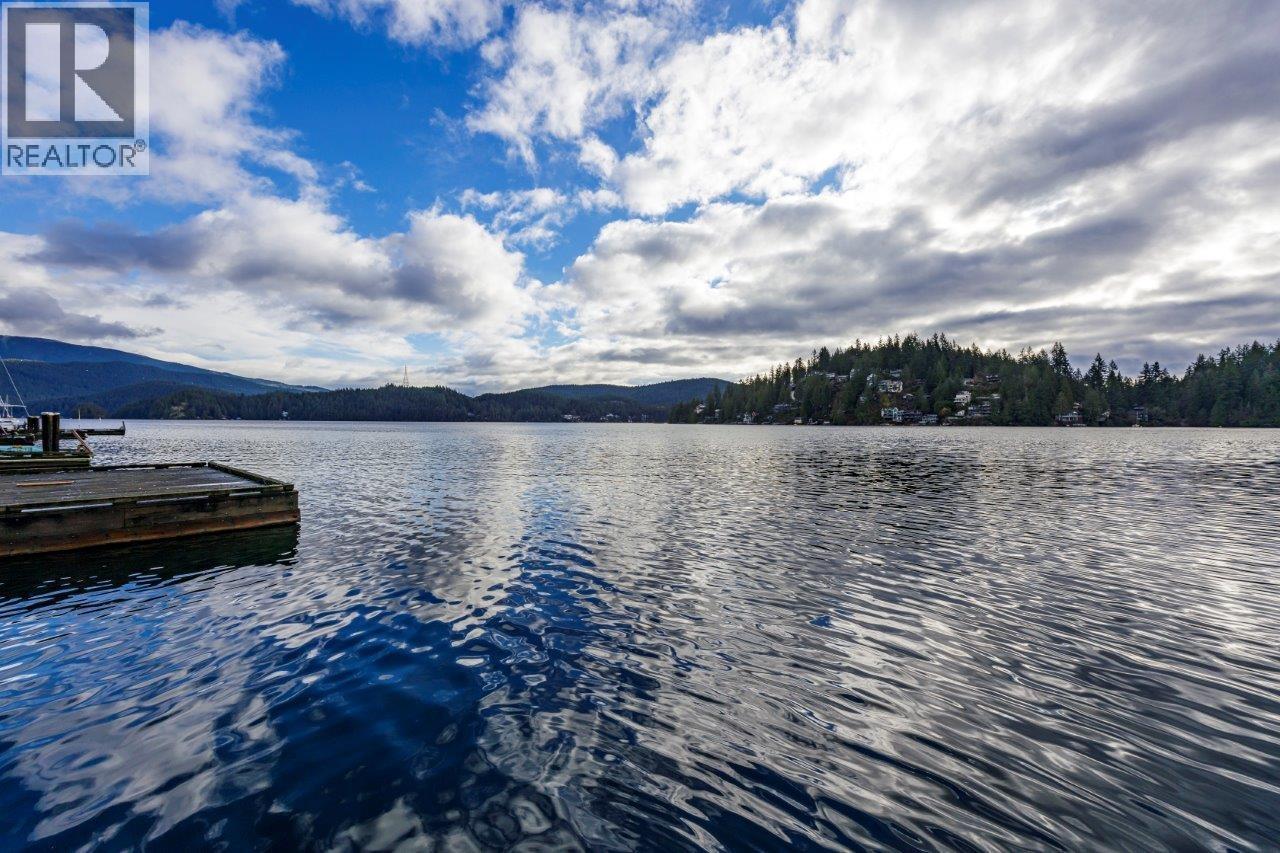 Photo 18 of 2730 Panorama Drive, North Vancouver BC