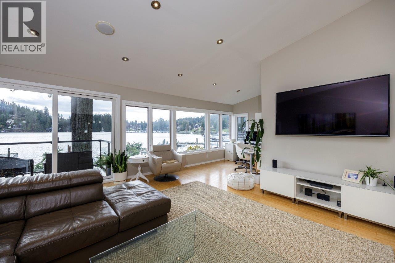 Photo 33 of 2730 Panorama Drive, North Vancouver BC