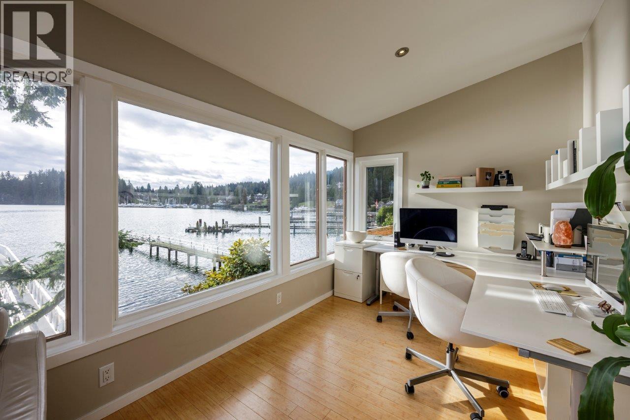 Photo 25 of 2730 Panorama Drive, North Vancouver BC