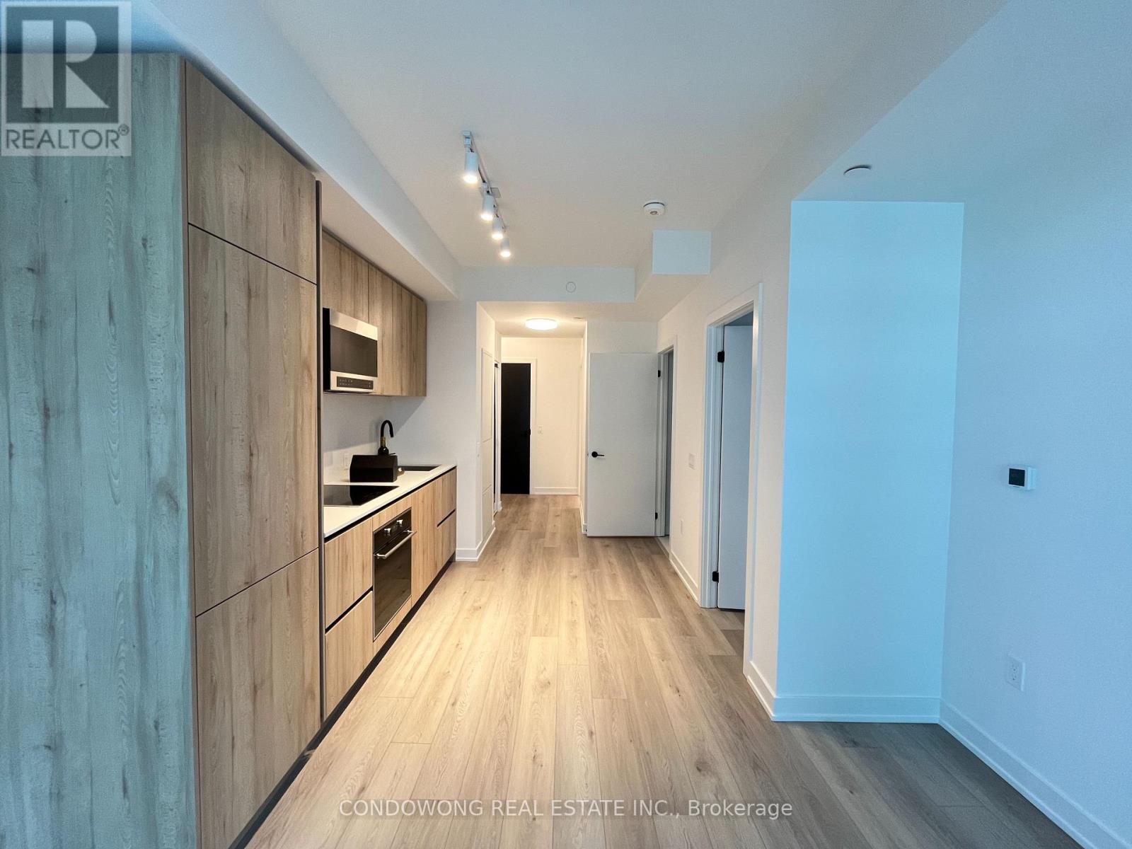 Photo 6 of 2806 127 Broadway Avenue, Toronto ON
