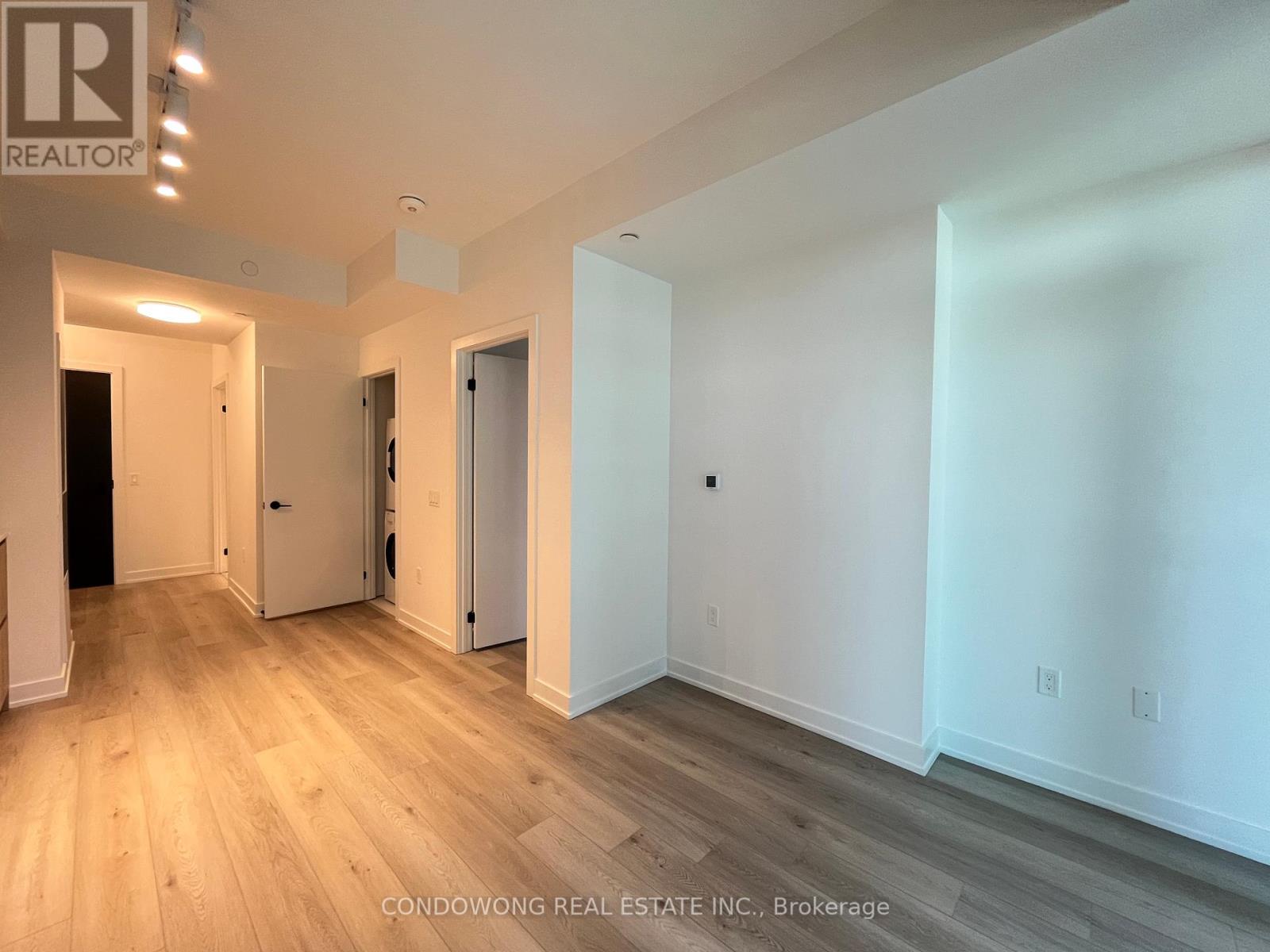 Photo 8 of 2806 127 Broadway Avenue, Toronto ON