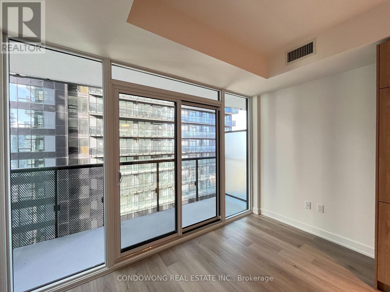 Photo 7 of 2806 127 Broadway Avenue, Toronto ON