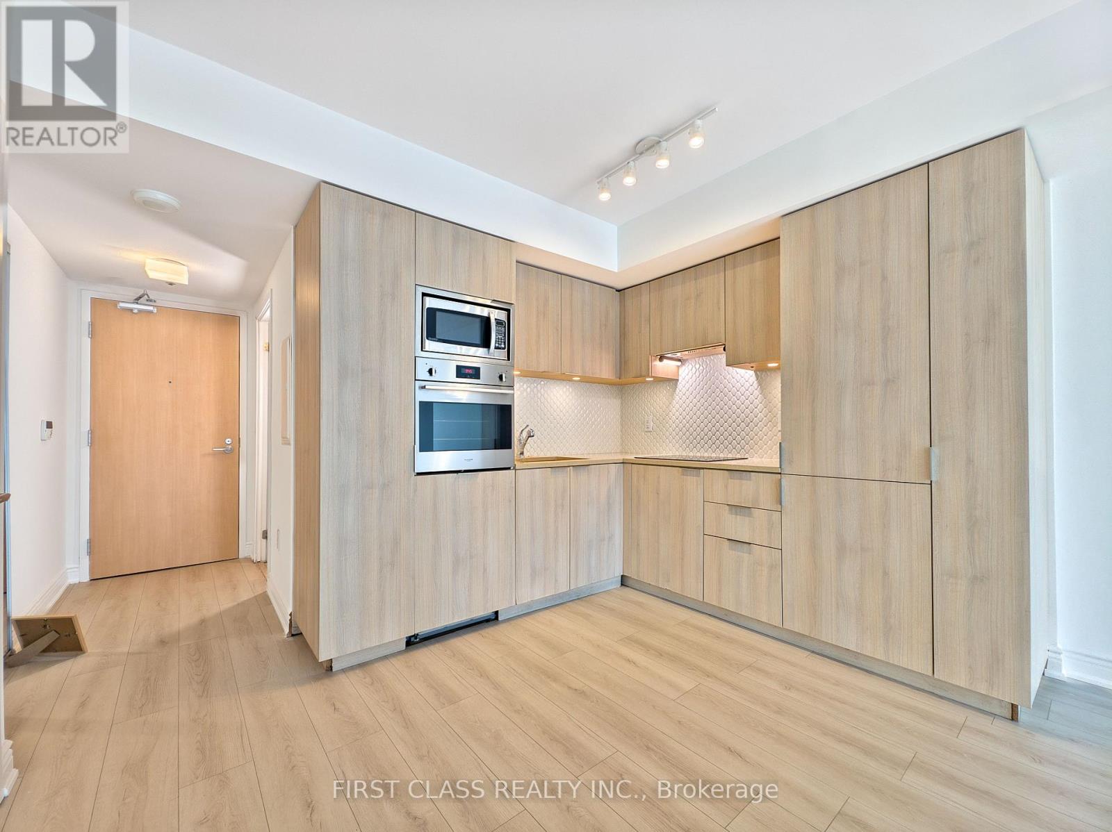 Photo 15 of 1404 11 Wellesley Street W, Toronto ON