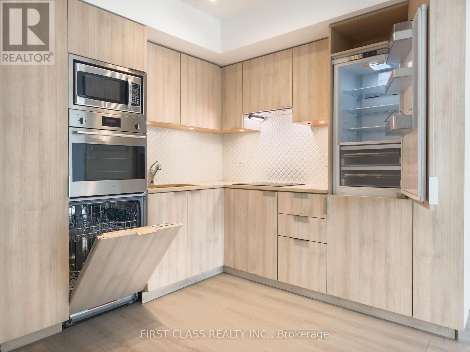 Photo 16 of 1404 11 Wellesley Street W, Toronto ON