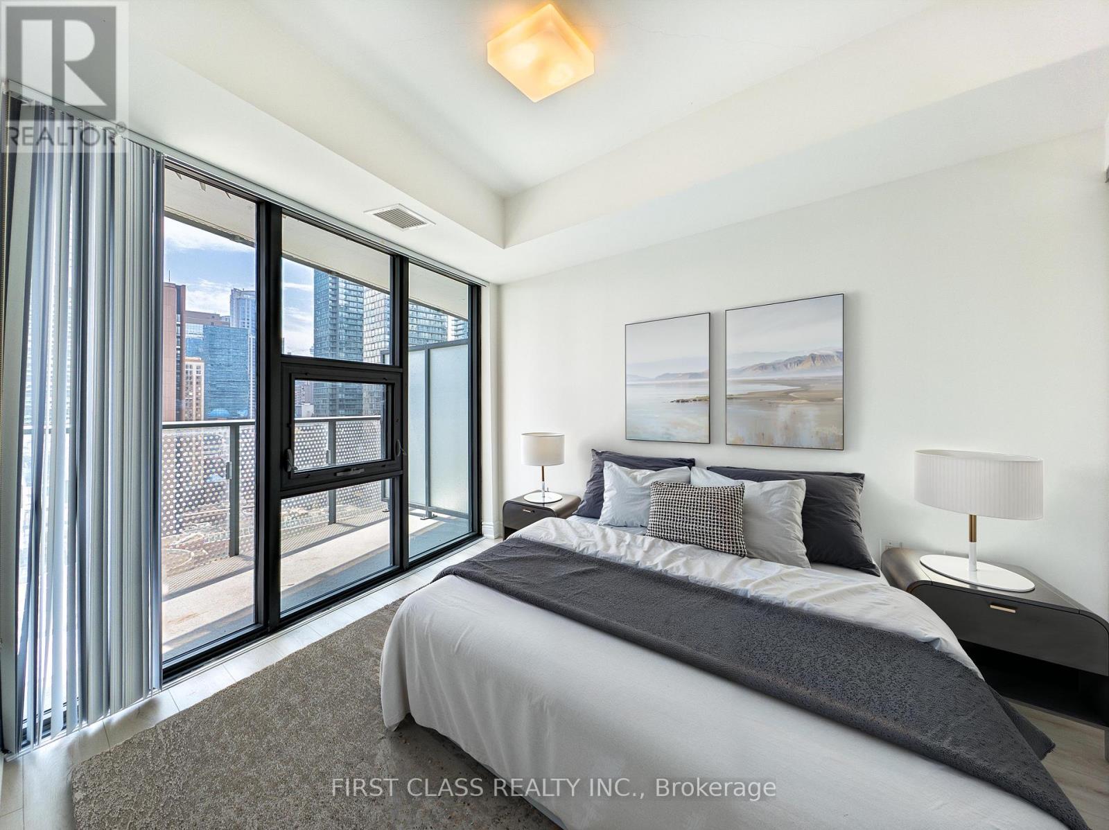 Photo 8 of 1404 11 Wellesley Street W, Toronto ON
