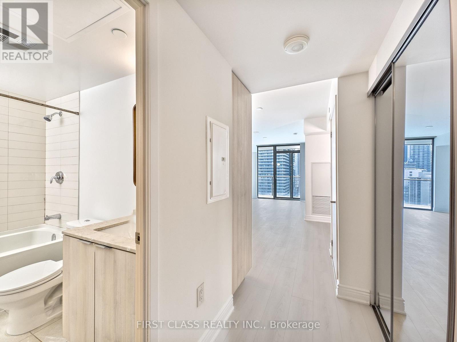 Photo 9 of 1404 11 Wellesley Street W, Toronto ON