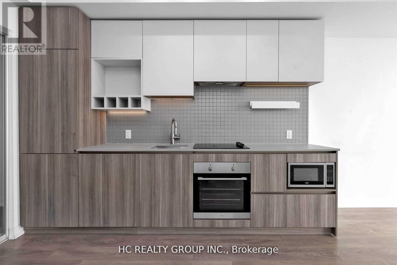 Photo 5 of 5607 898 Portage Parkway, Vaughan ON