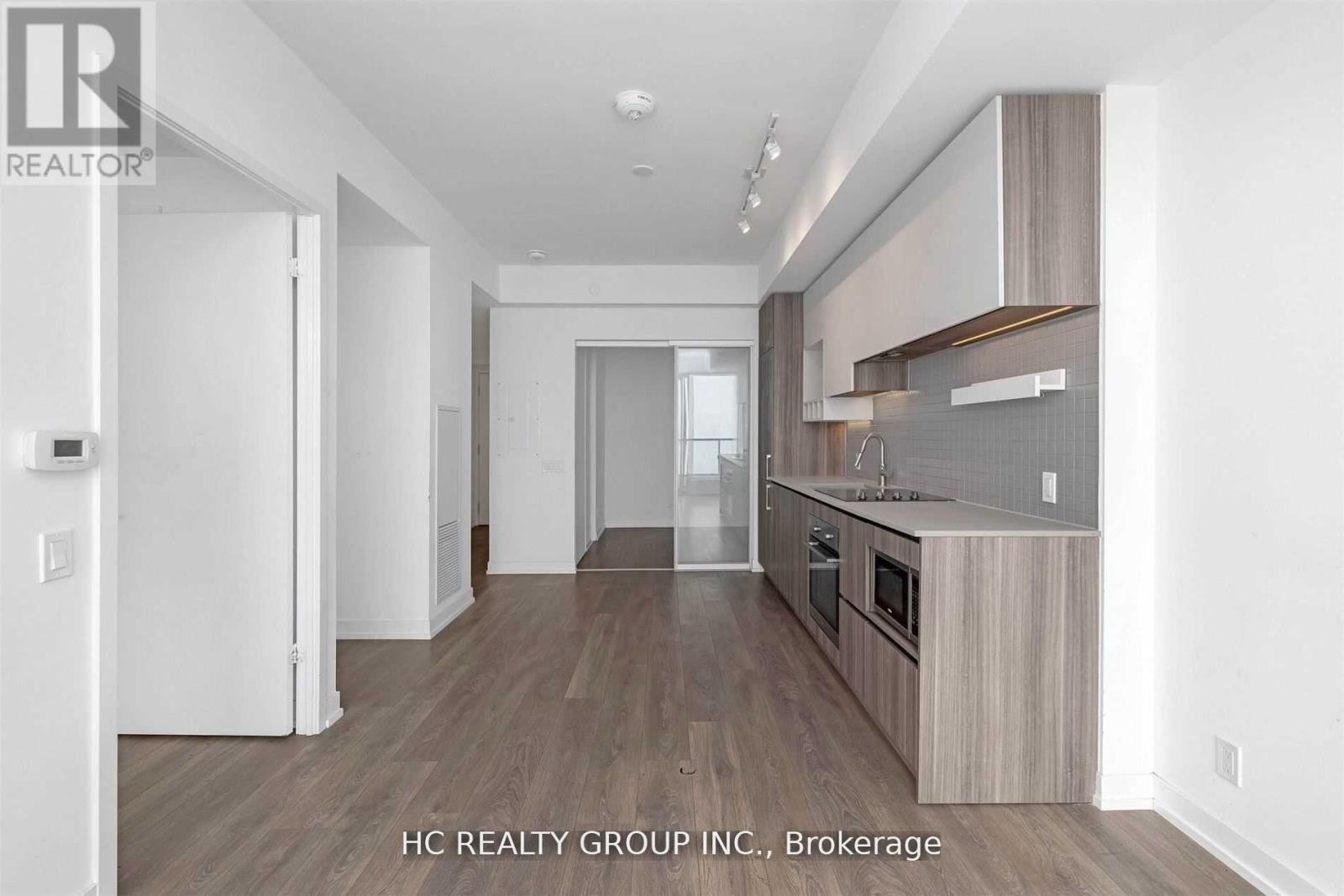 Photo 1 of 5607 898 Portage Parkway, Vaughan ON