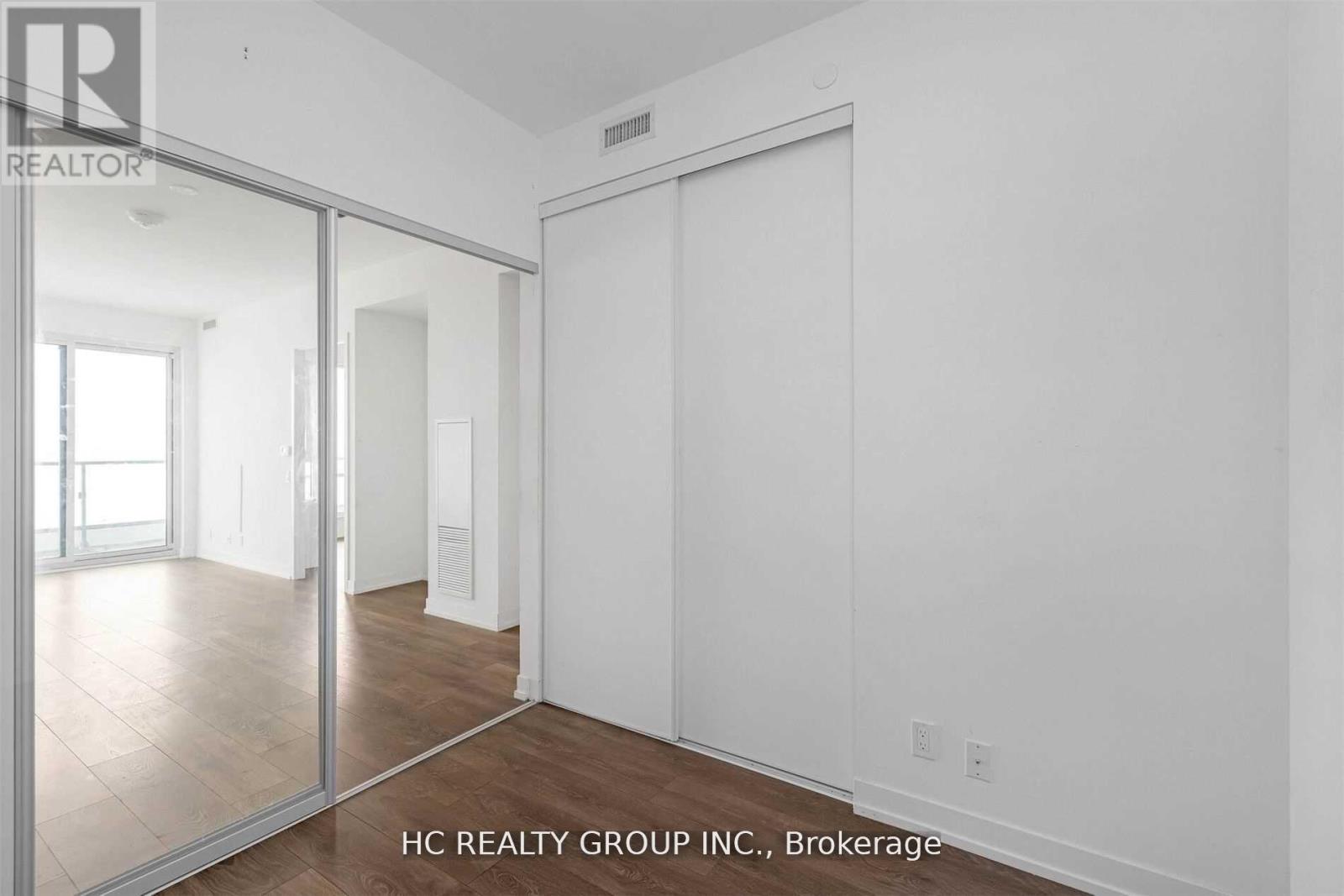 Photo 28 of 5607 898 Portage Parkway, Vaughan ON