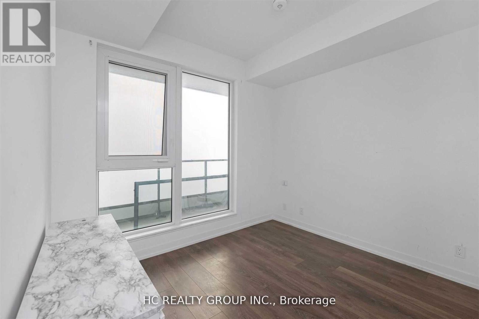 Photo 13 of 5607 898 Portage Parkway, Vaughan ON