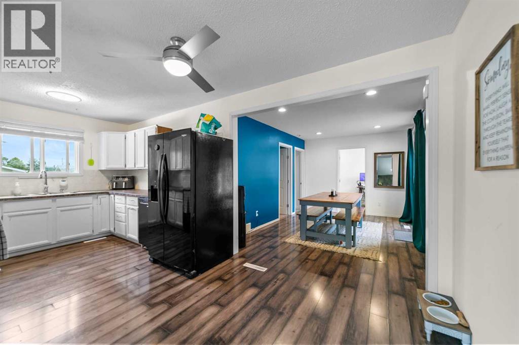 Photo 8 of 4926 47 Street, Killam AB