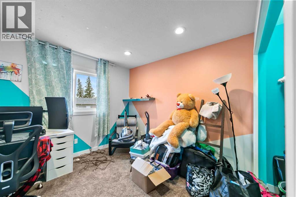 Photo 12 of 4926 47 Street, Killam AB