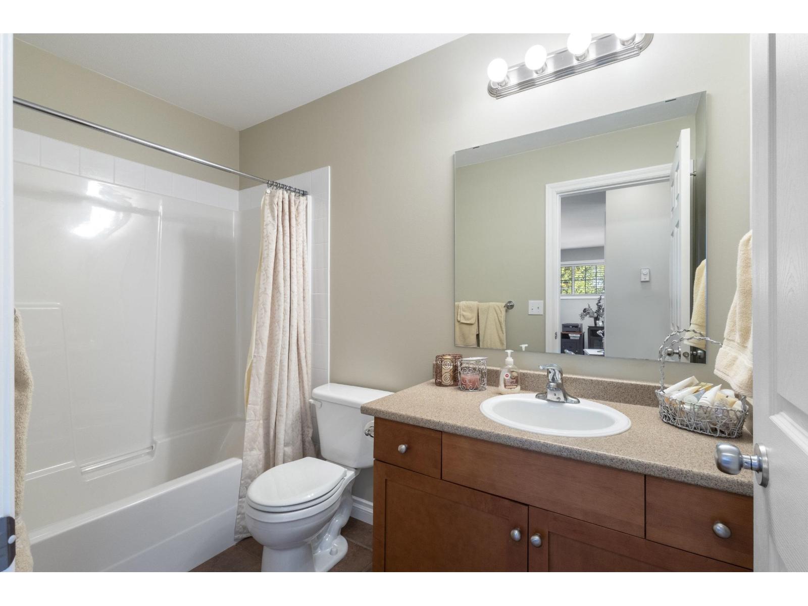 Photo 13 of 1 46150 Riverside Drive Chilliwack Proper East, Chilliwack BC