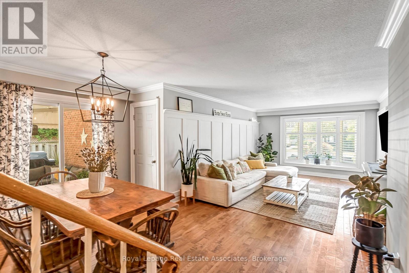 Photo 31 of 20 Baylor Crescent, Halton Hills ON