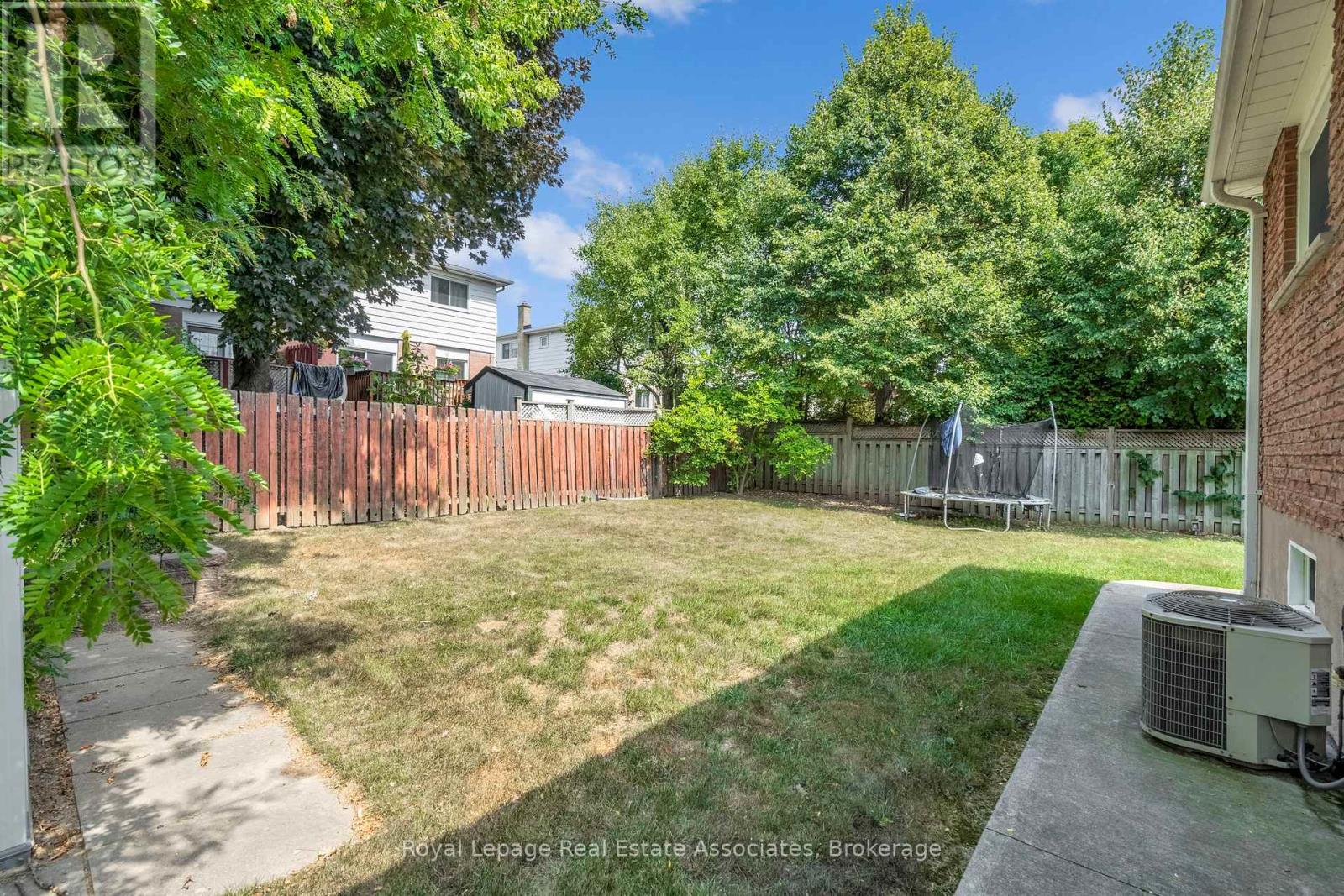 Photo 33 of 20 Baylor Crescent, Halton Hills ON