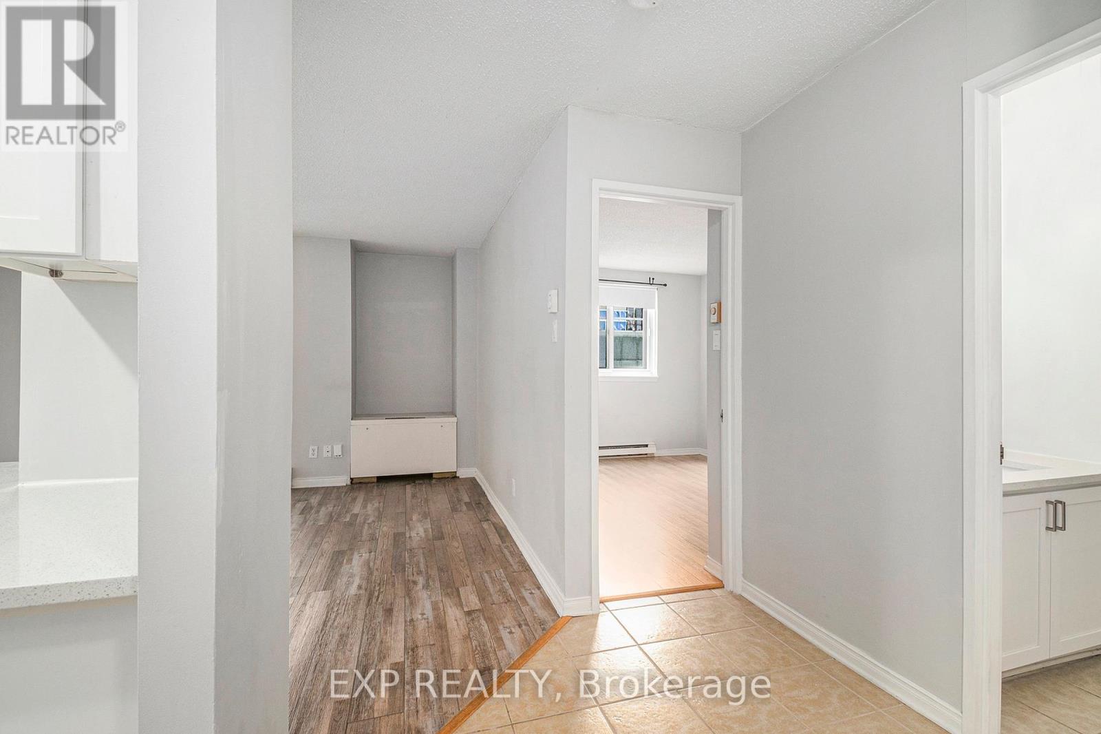 Photo 8 of 1402 199 Kent Street, Ottawa ON
