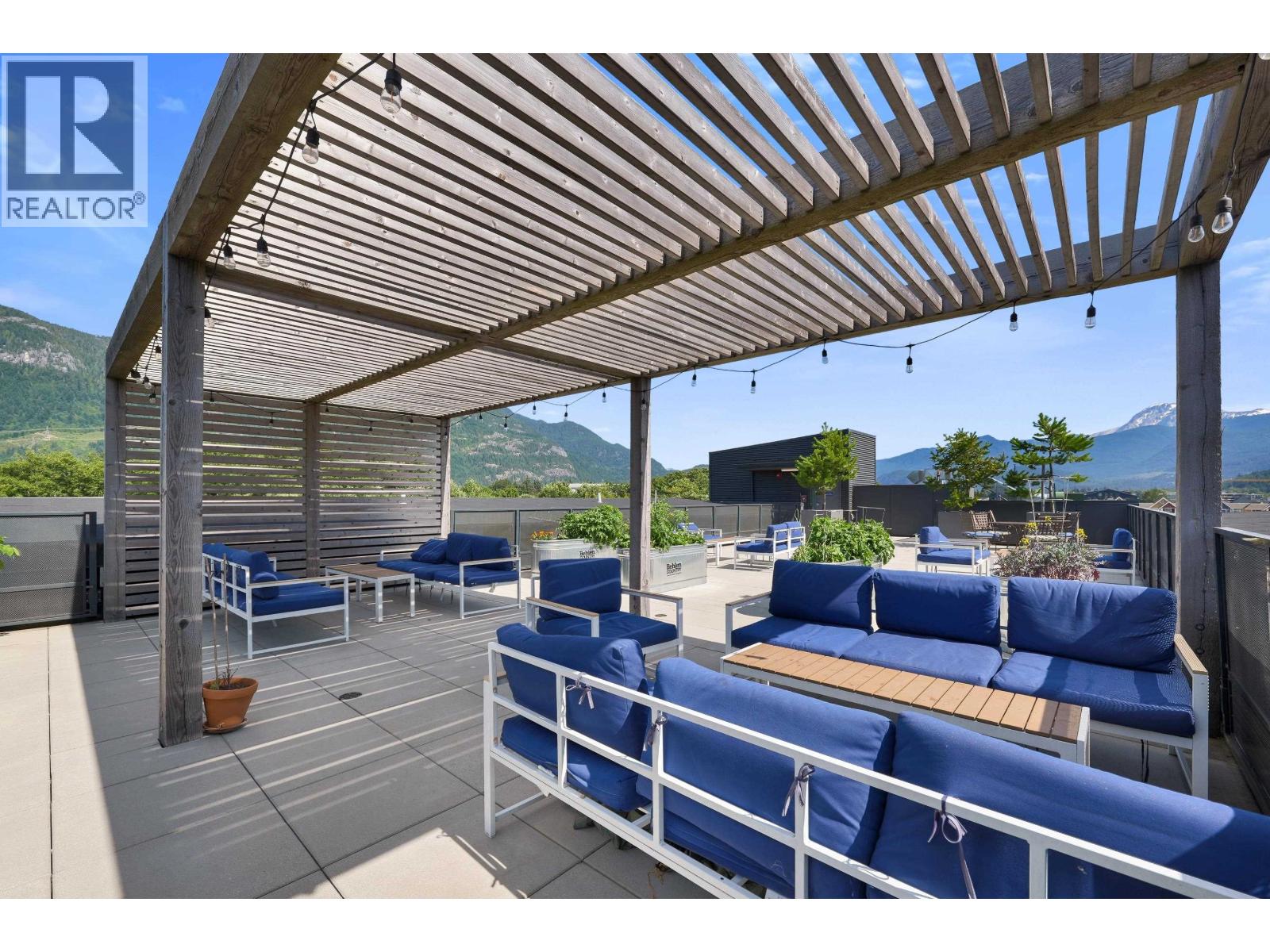 301 37762 THIRD AVENUE, Squamish