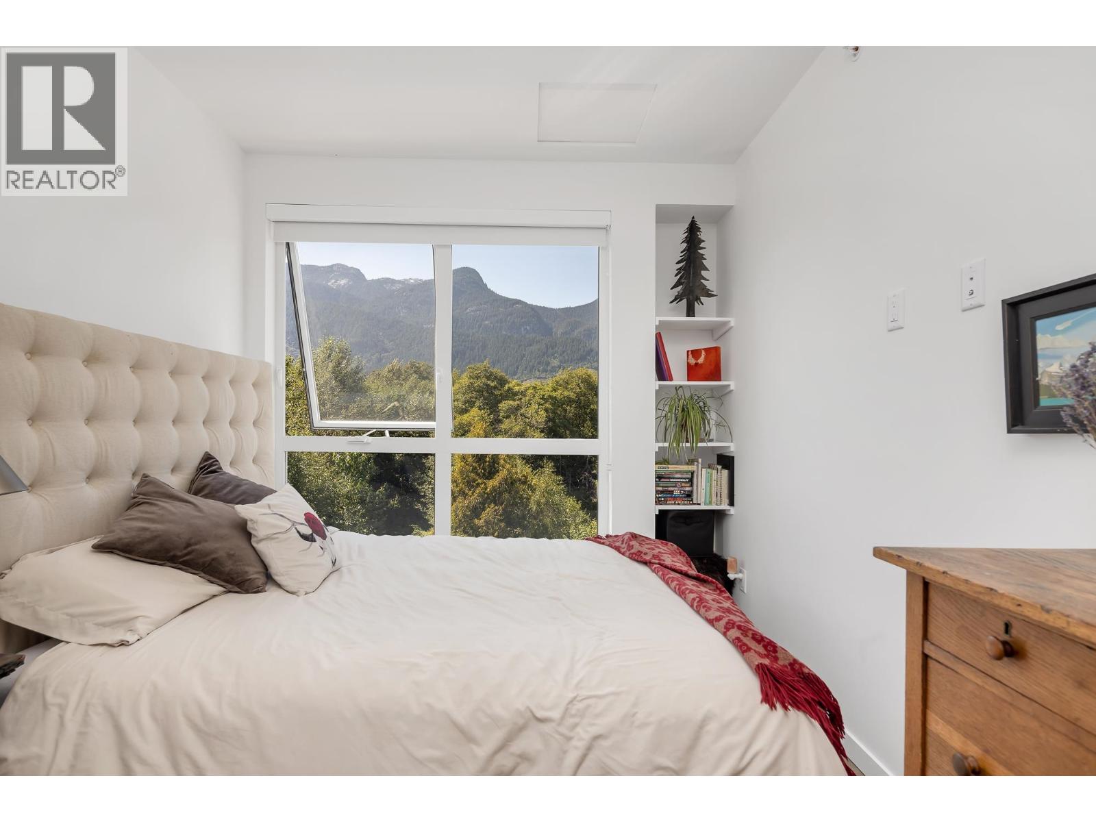301 37762 THIRD AVENUE, Squamish
