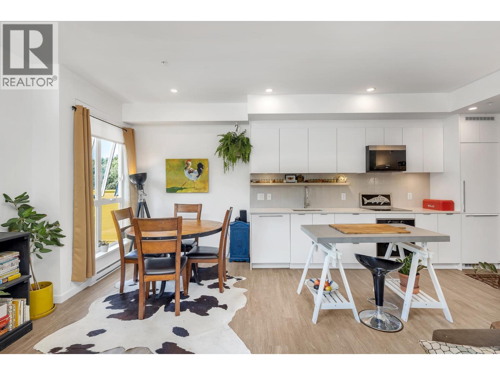 301 37762 THIRD AVENUE, Squamish