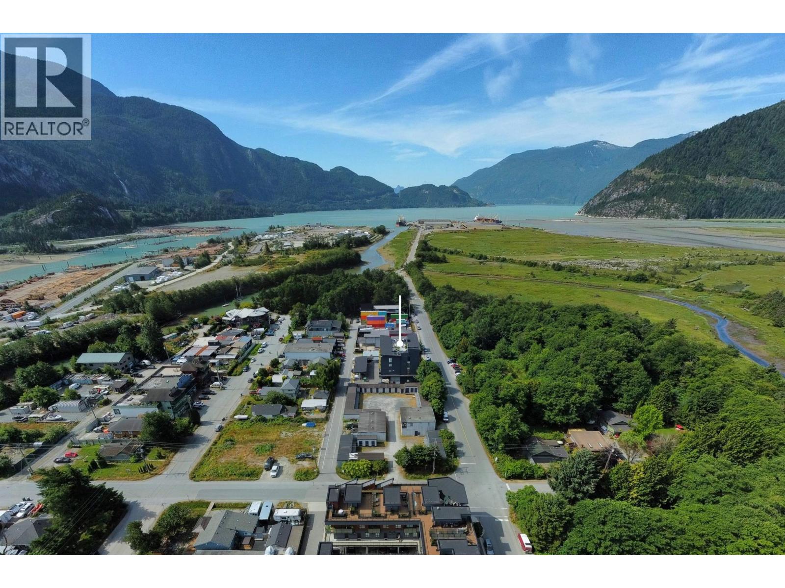 301 37762 THIRD AVENUE, Squamish