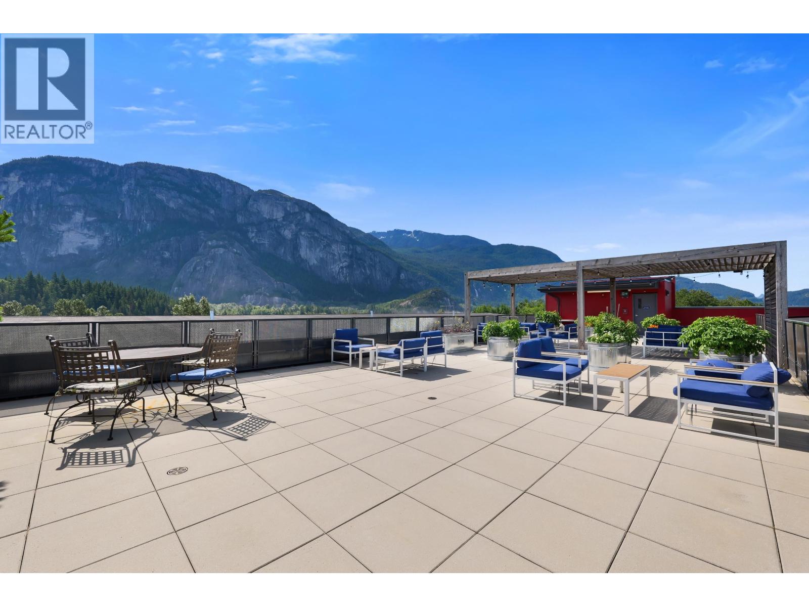 301 37762 THIRD AVENUE, Squamish