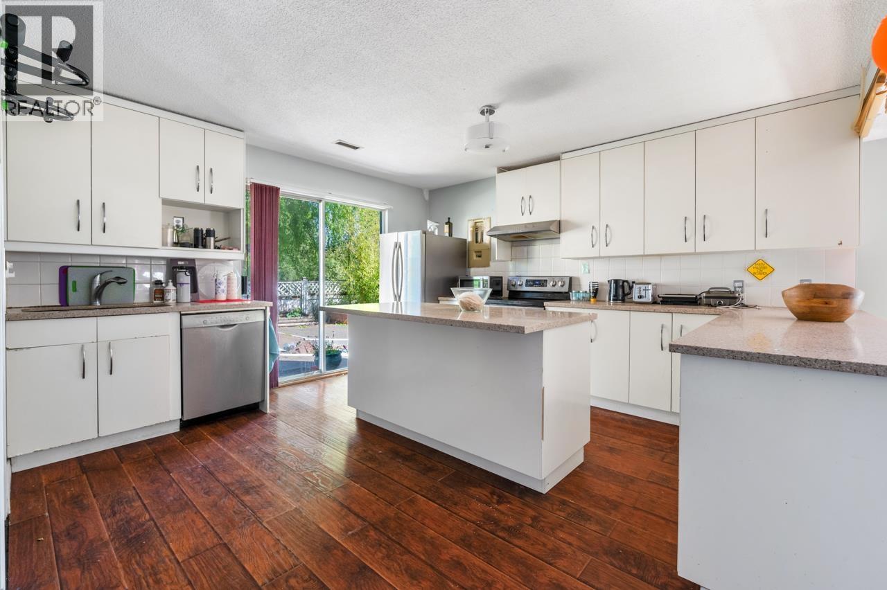 Photo 4 of 1281 Sherman Street, Coquitlam BC