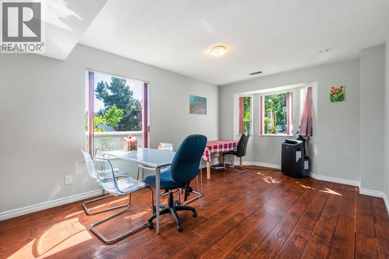 Photo 3 of 1281 Sherman Street, Coquitlam BC