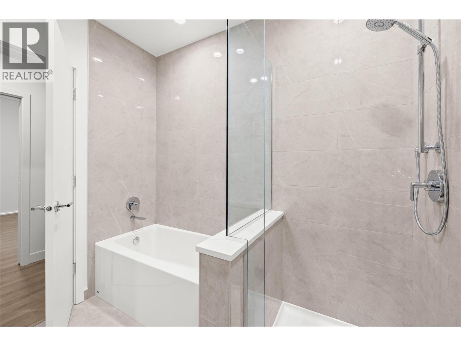 Photo 18 of 238 Leon Avenue Unit 2107, Kelowna BC